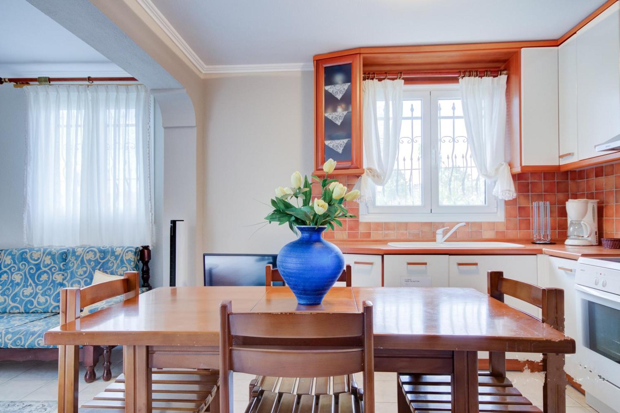 Private 6-Bdrm Villa With Garden 150M To Beach Paradisos Exterior photo