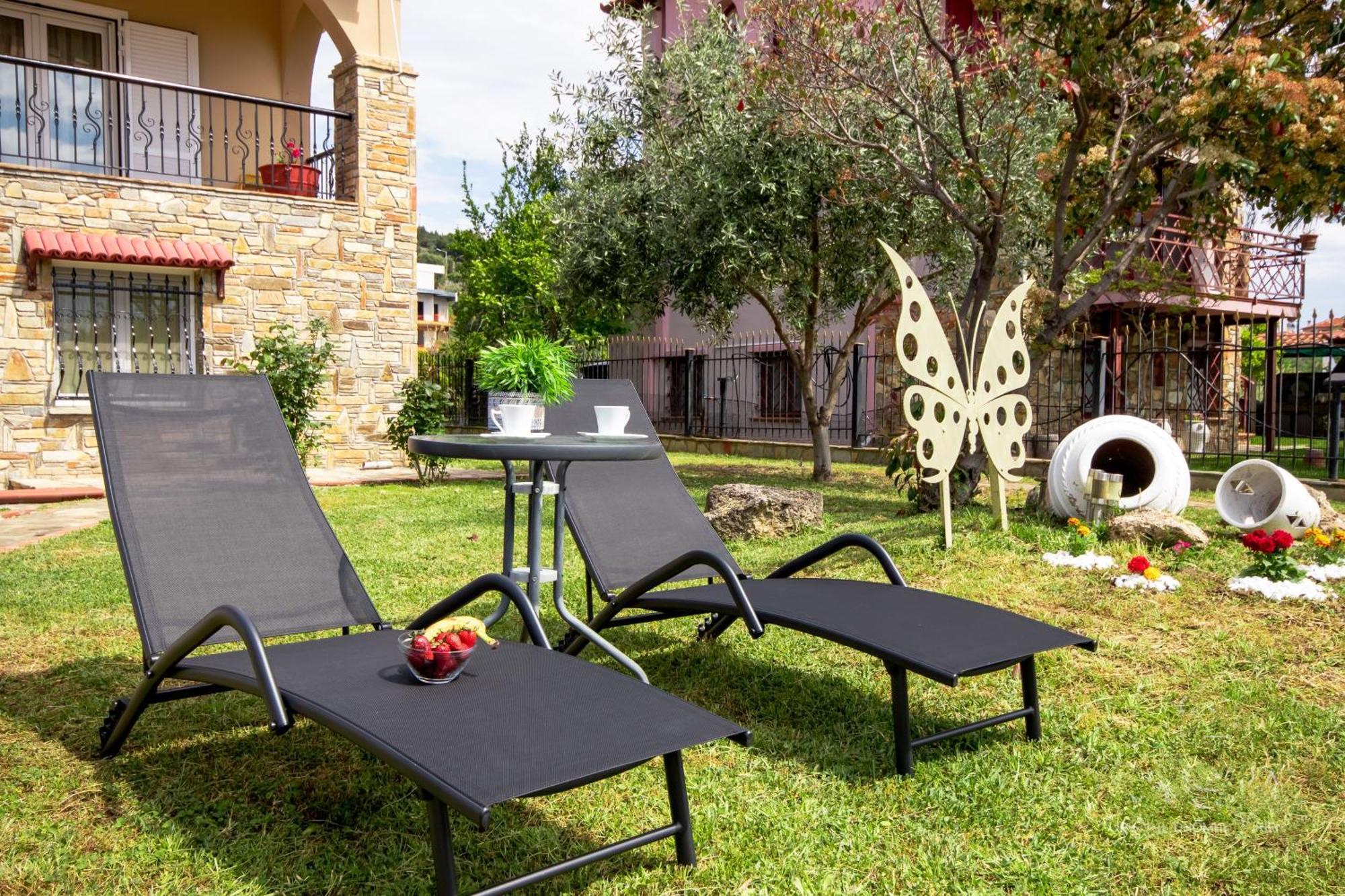 Private 6-Bdrm Villa With Garden 150M To Beach Paradisos Exterior photo