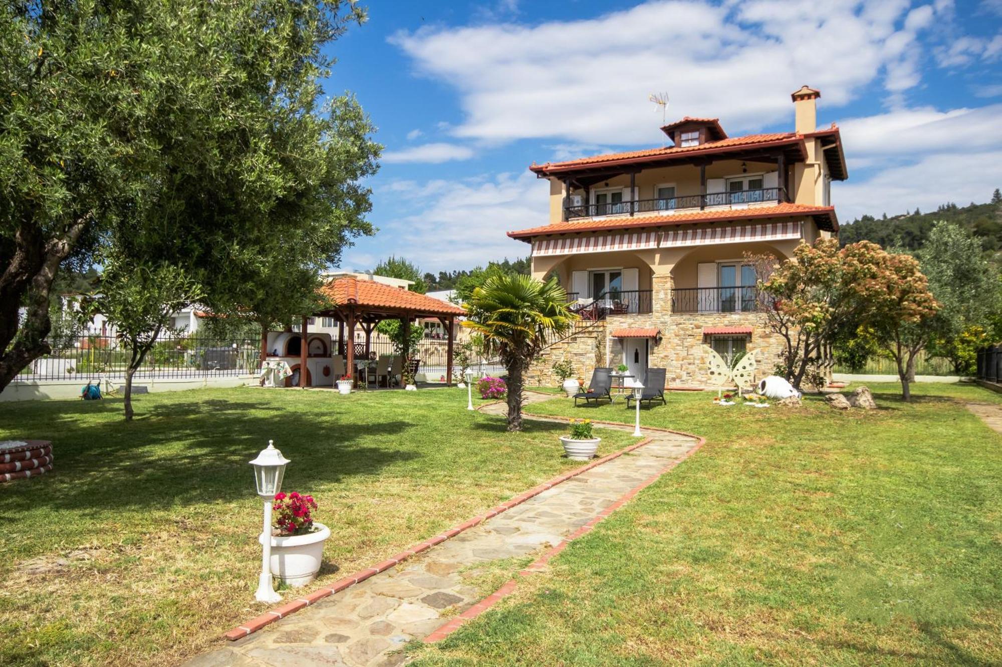 Private 6-Bdrm Villa With Garden 150M To Beach Paradisos Exterior photo